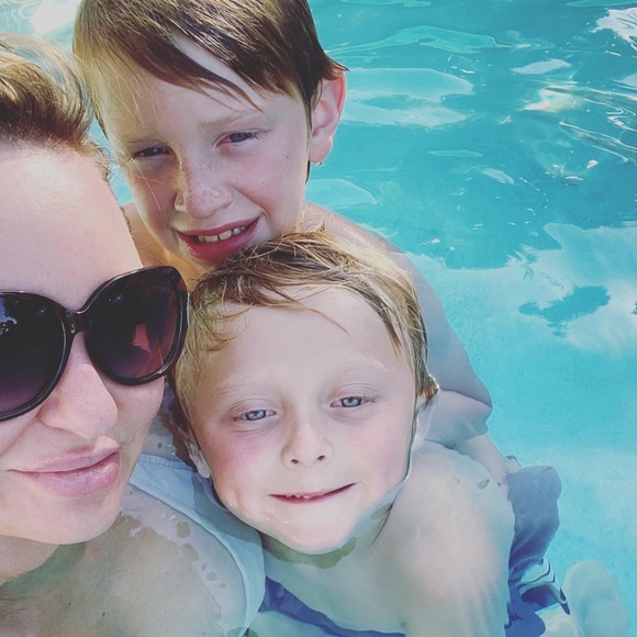 Meet Your Posher - Picture 7 of 14